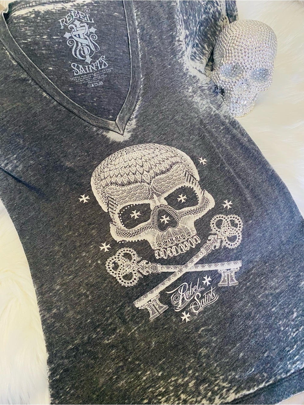 Rebel Saints - Burn out, deep V neck tee